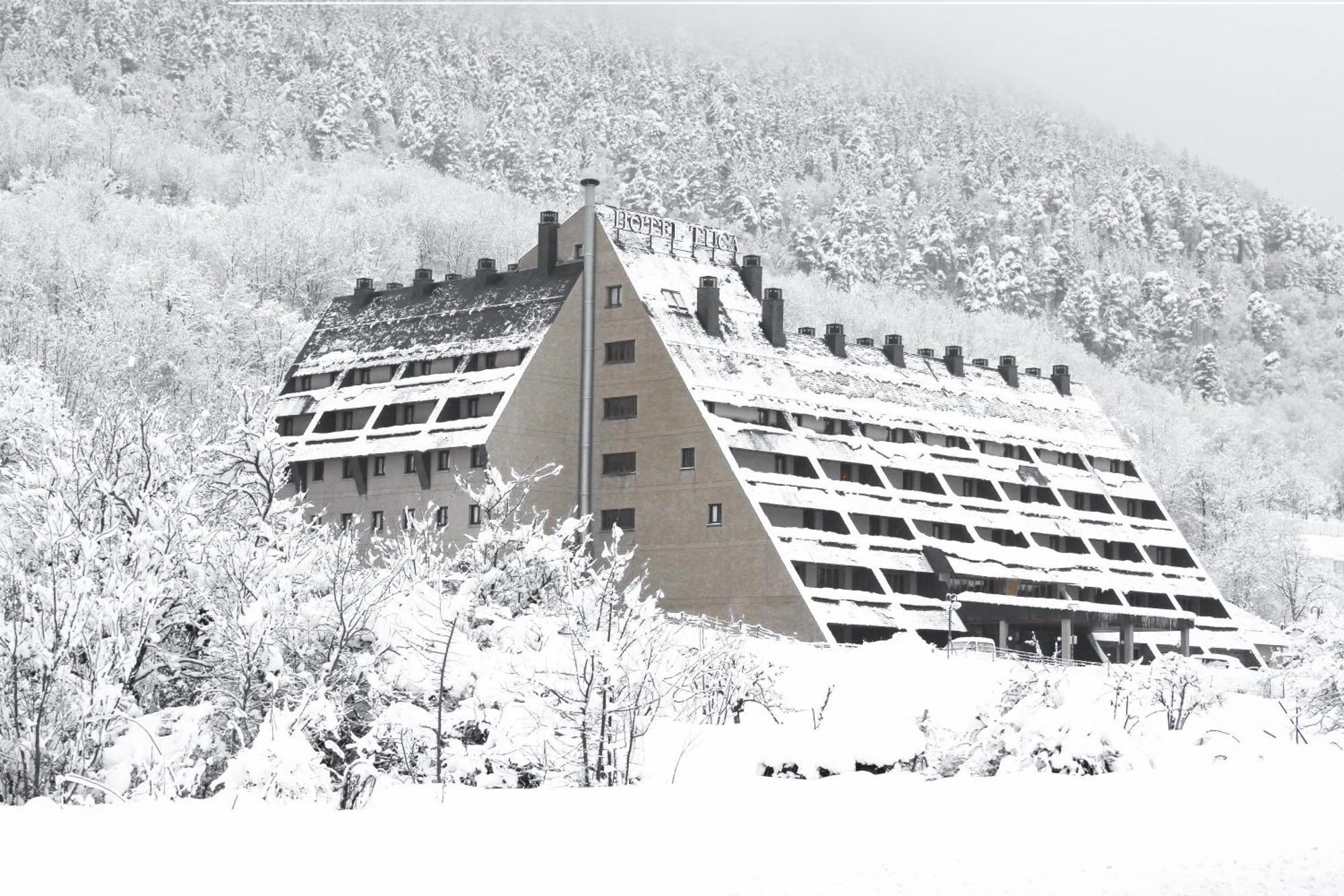 Rvhotels Tuca Vielha Bagian luar foto